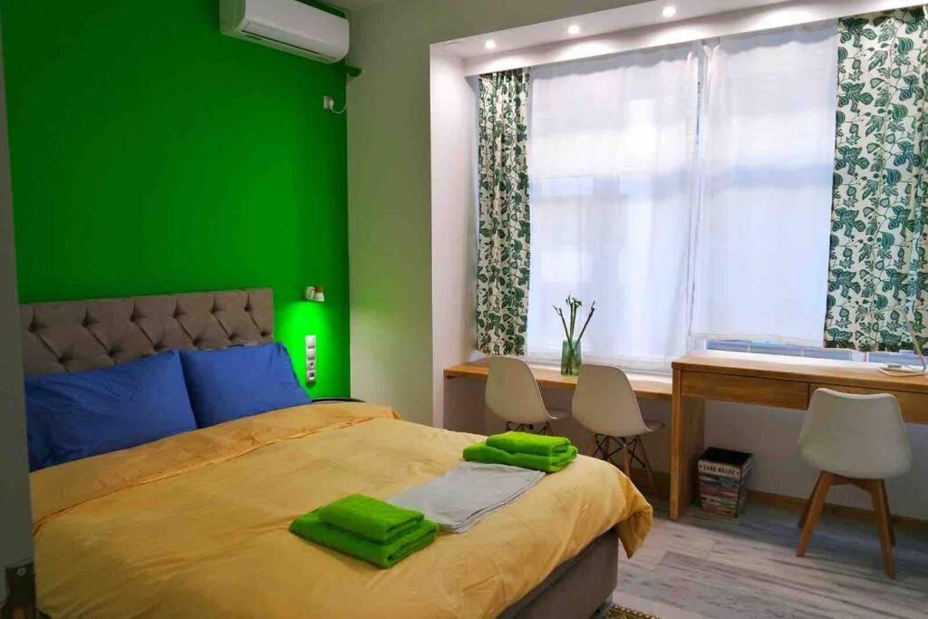 Casa Verde Di Giorgio 10 Mins Walk From Piraeus Port Экстерьер фото